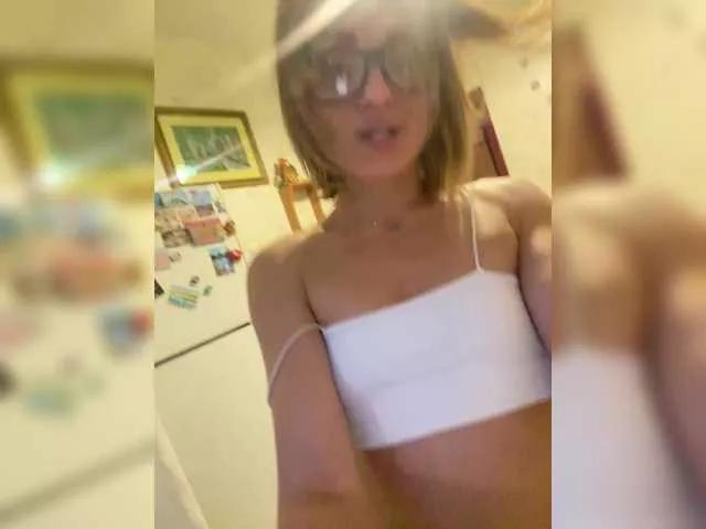 Kettyoff on BongaCams
