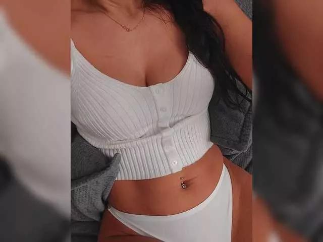 kissiriss1 on BongaCams 