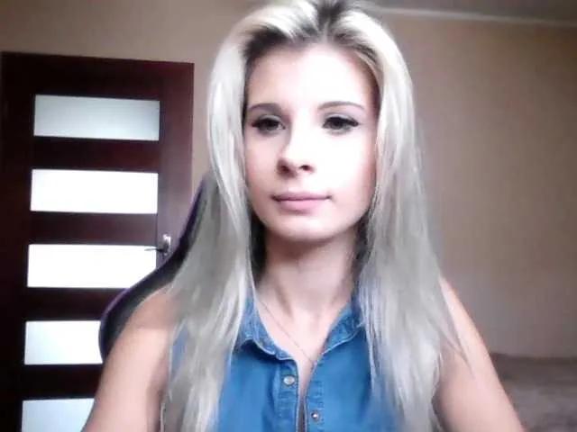 KristineNatural on BongaCams
