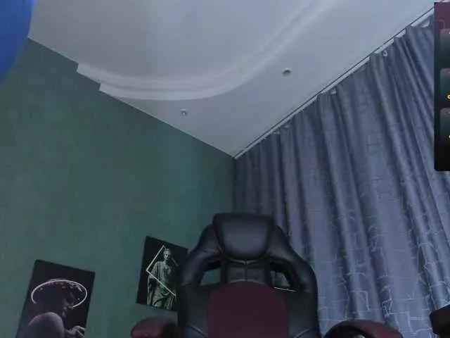 KristinWest on BongaCams 