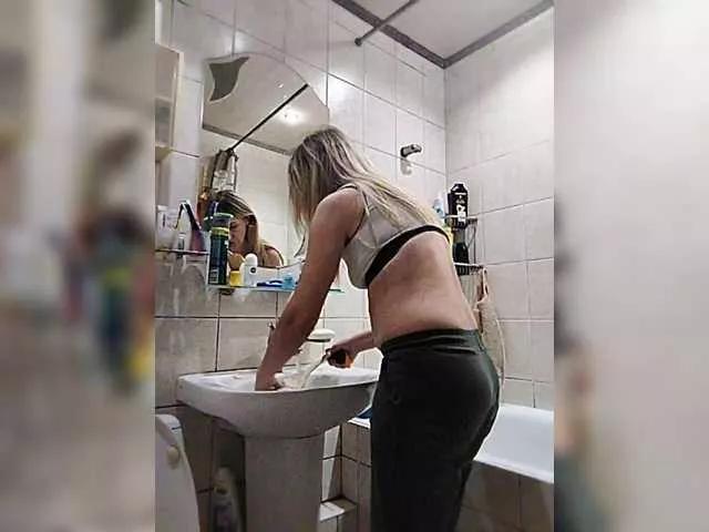 Ksenia333 on BongaCams 