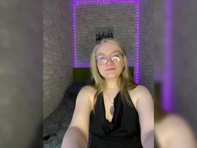 Ksuea on BongaCams 