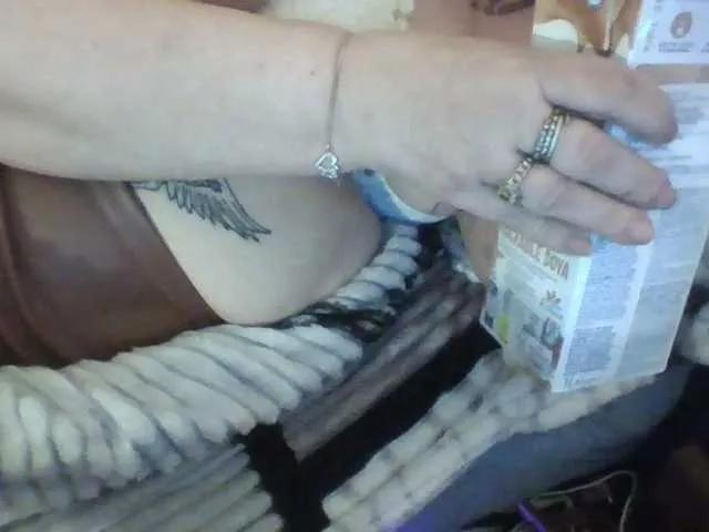 latexshantie on BongaCams 