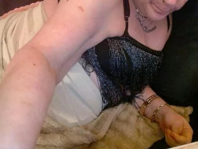 latexshantie on BongaCams 
