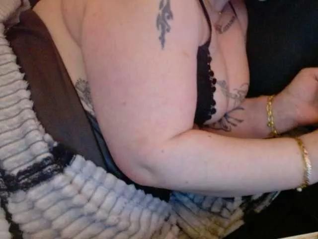 latexshantie on BongaCams 