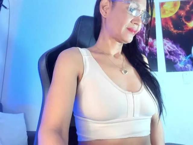 lazzy-blake on BongaCams