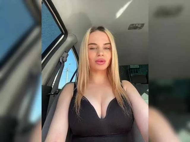 LedyMiya on BongaCams 