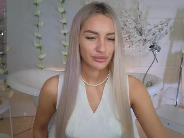 LeilaFlower on BongaCams 