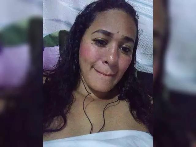 Letty33 on BongaCams 