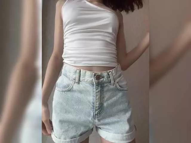 Lisa10100 on BongaCams 