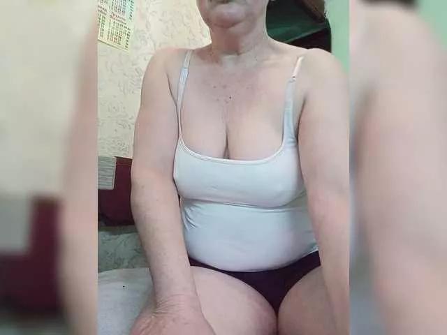 LizaLuxer on BongaCams 