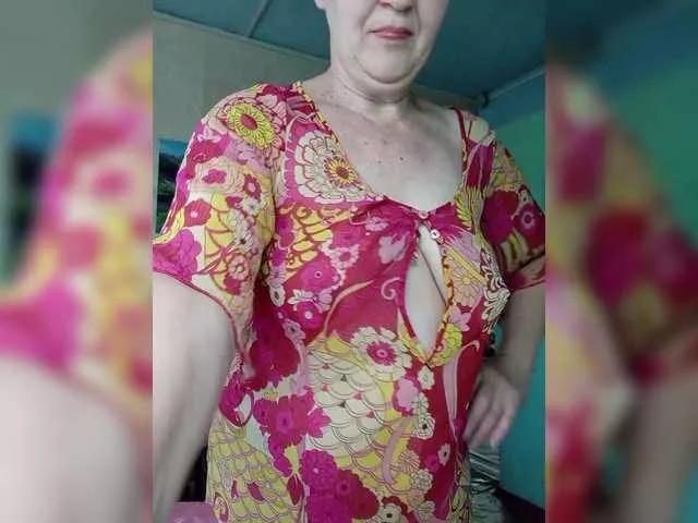 LizaLuxer on BongaCams 