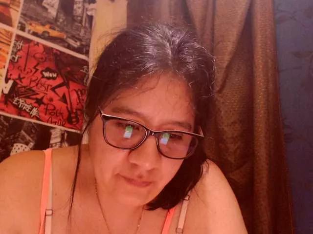 lucyLUxxx on BongaCams 