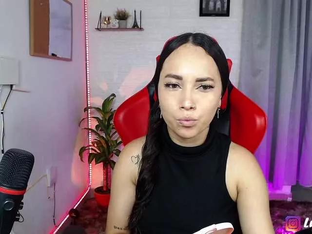 Lucyy-Rose on BongaCams 