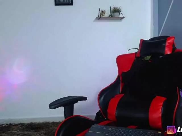 Lucyy-Rose on BongaCams 