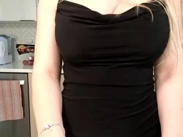 LunaBlondSexy on BongaCams 