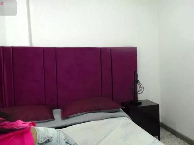 MilfSharoon on BongaCams 