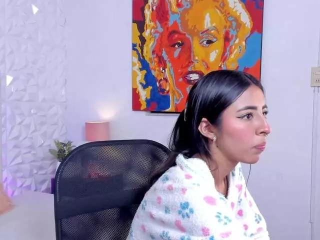 Miranda-Rogers on BongaCams 