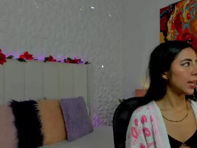 Miranda-Rogers on BongaCams 