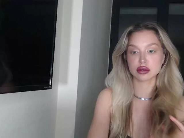 MistressX555 on BongaCams 