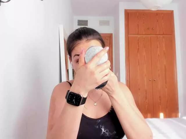 NiaStone on BongaCams 