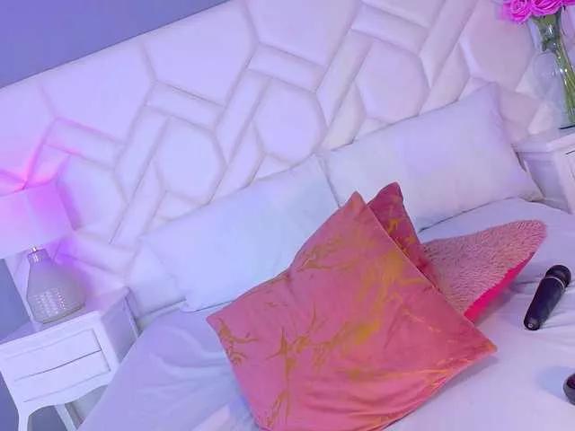 NinnaClark on BongaCams 