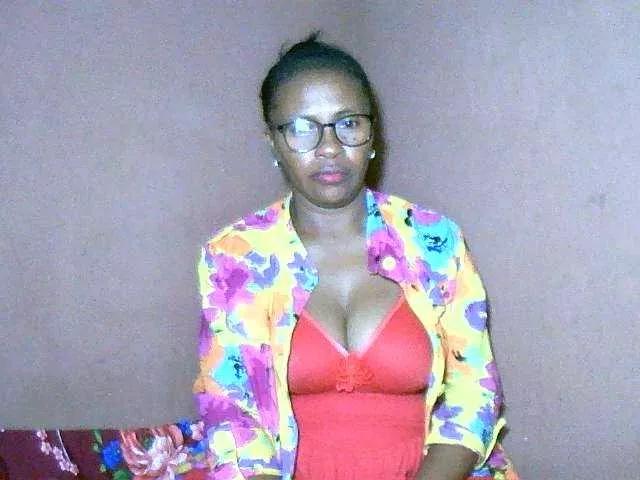 Nirinah2710 on BongaCams 