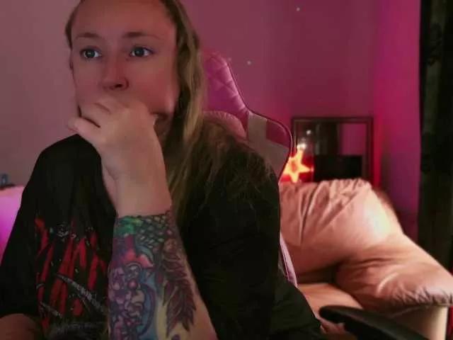 NylonQueen on BongaCams 