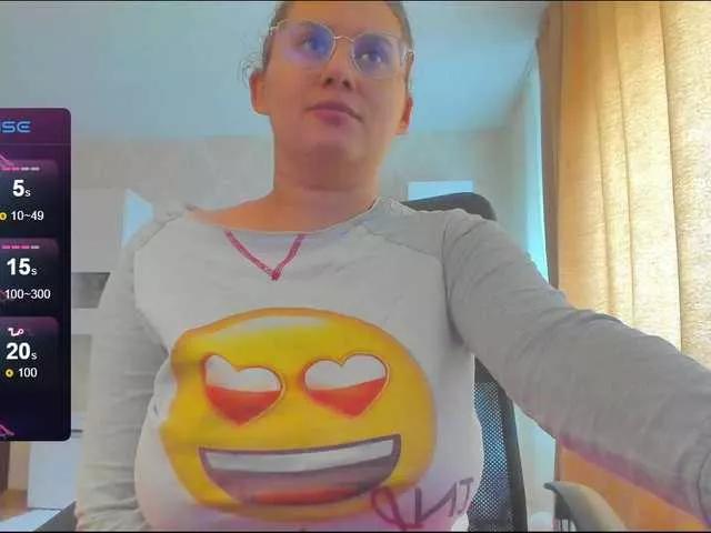 O-Queen on BongaCams 