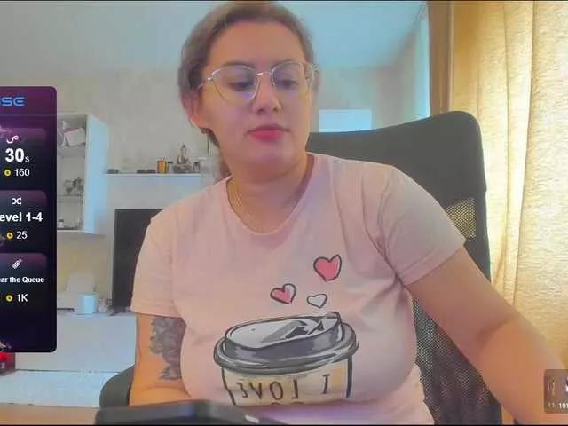 O-Queen on BongaCams 