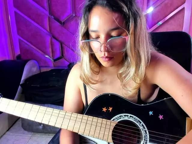 OliviaFox on BongaCams 