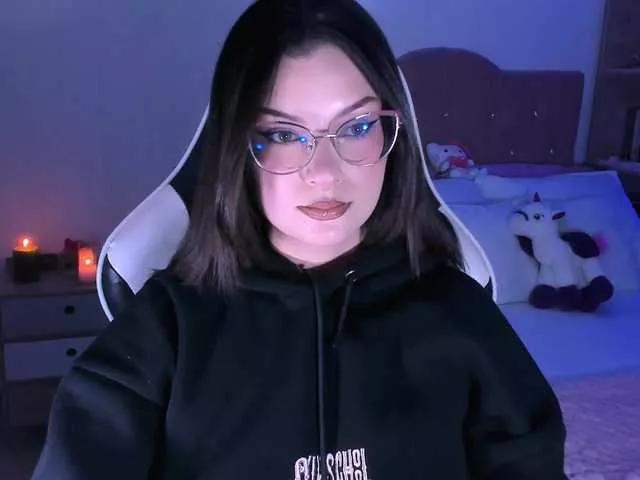 OphelianaRose on BongaCams 