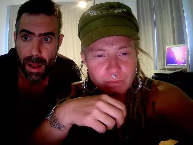 parejooon on BongaCams
