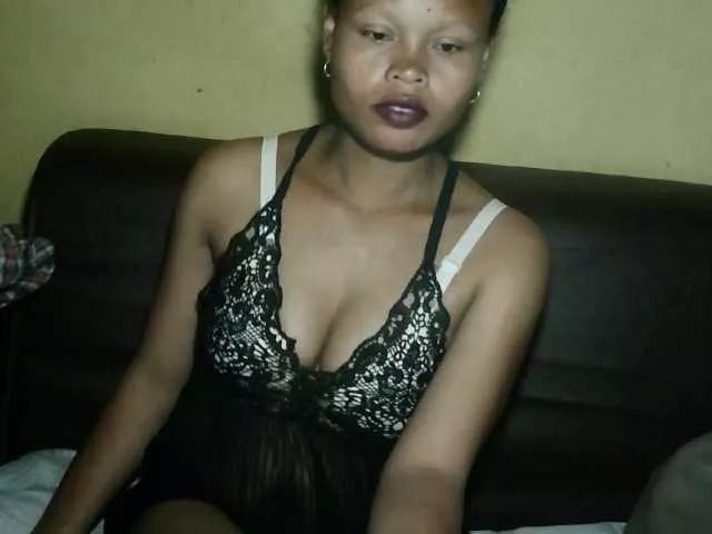 Pussy01lips on BongaCams 