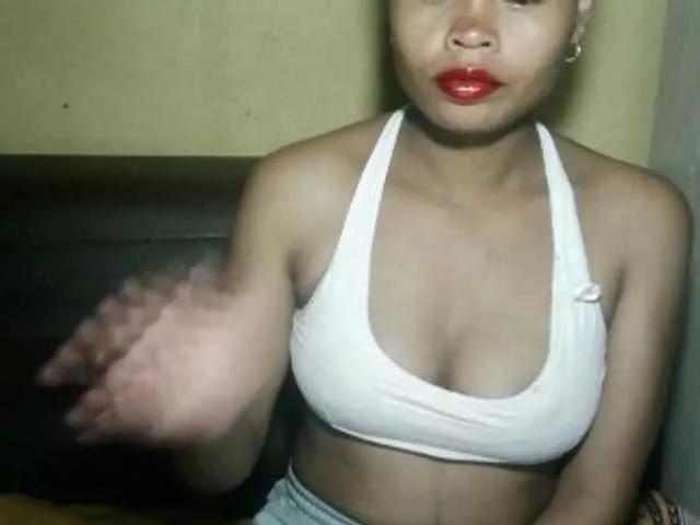 Pussy01lips on BongaCams 