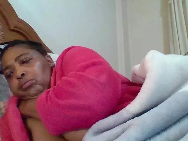 pussylips53 on BongaCams 
