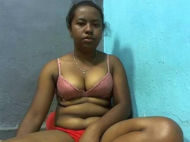 Queencamie on BongaCams 
