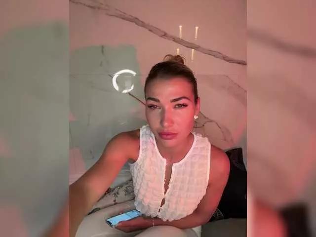 Rarini on BongaCams 