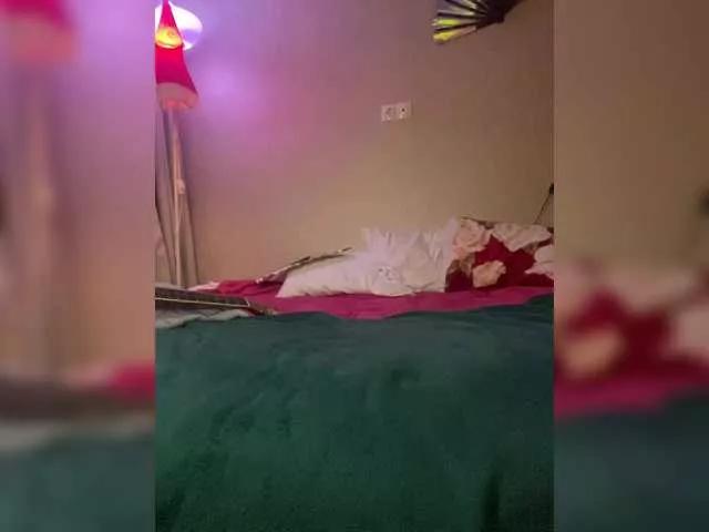 Redfoxygirl on BongaCams 