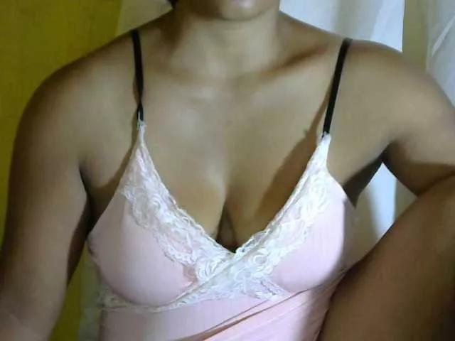ricaah on BongaCams 