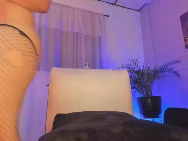roshanilewis on BongaCams 