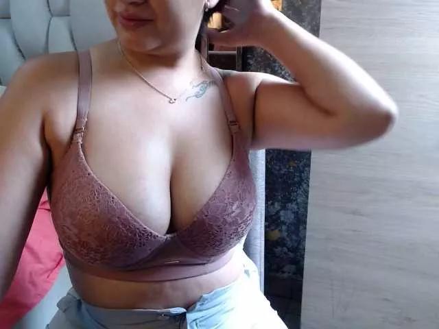 sara401 on BongaCams 