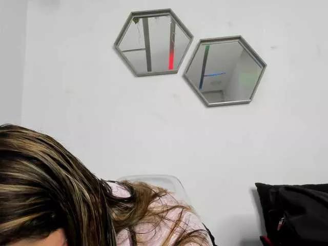 sarahcox on BongaCams 