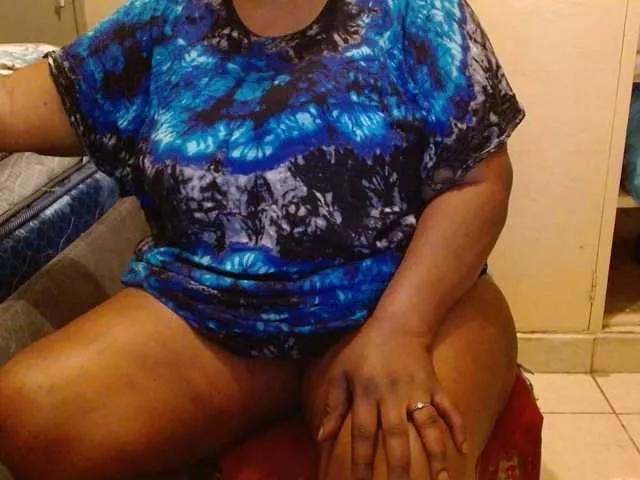 Sexiemama on BongaCams 