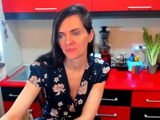 SexQueen11 on BongaCams 