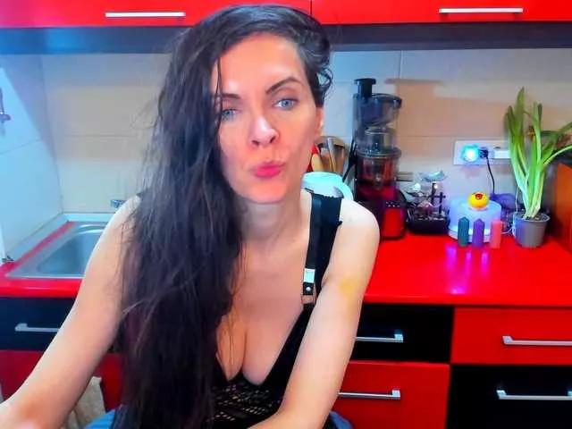 SexQueen11 on BongaCams 