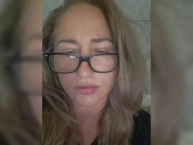Sexynomad01 on BongaCams 
