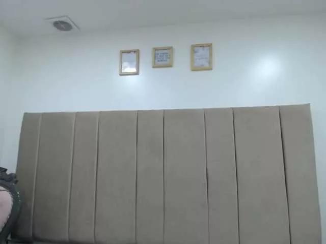 shalom052 on BongaCams 