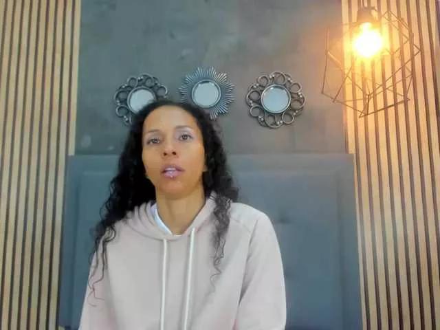 Sharoonfoxx on BongaCams 