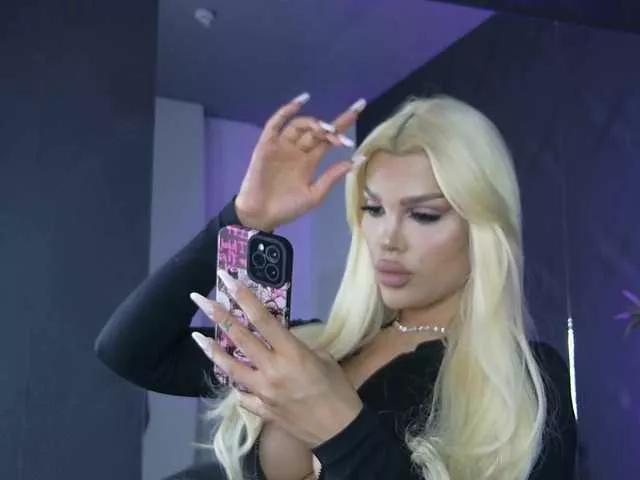 ShayBlondee on BongaCams 